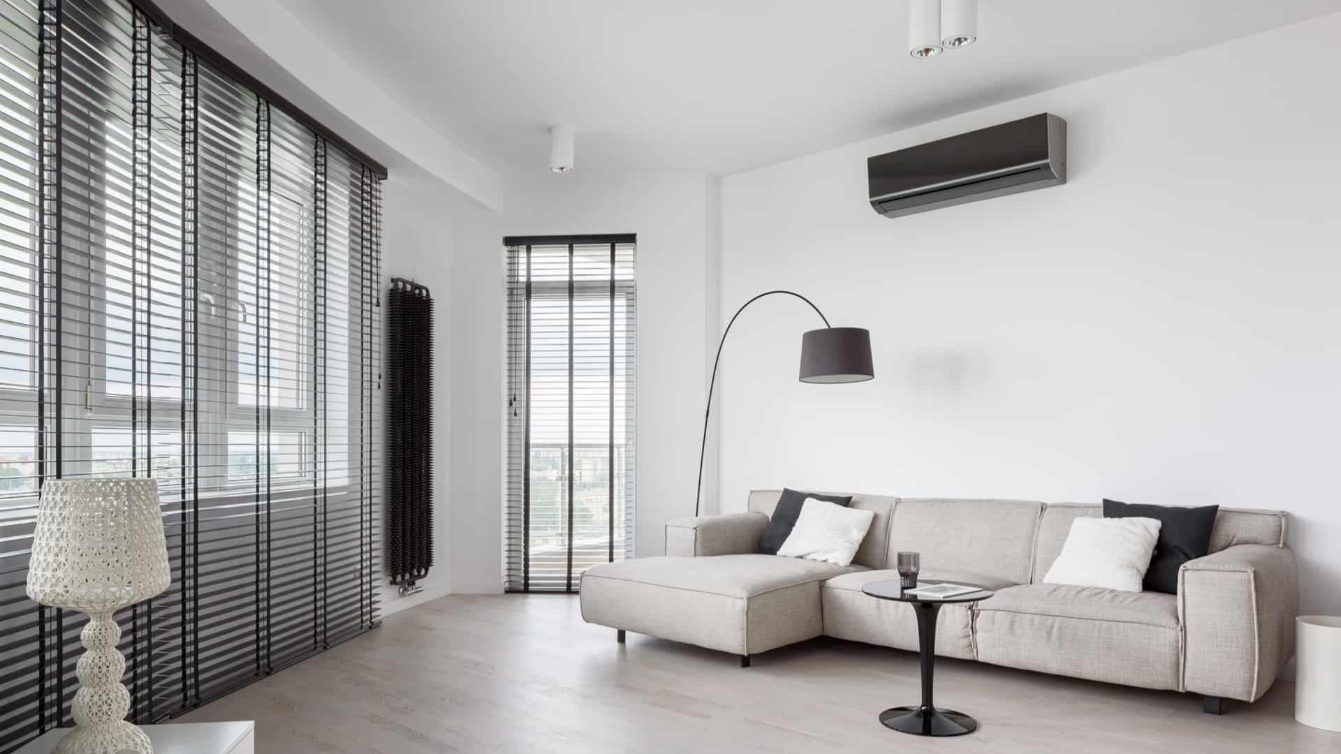 Klimaanlage in einem modernen Wohnzimmer in Luxemburg